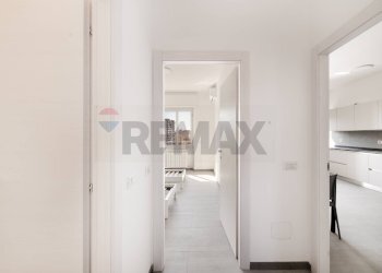 Hall / corridoio - Three-room apartment piazza 4 novembre
29, Sesto San Giovanni - photo 11