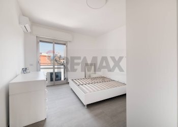 Camera / camera da letto - Three-room apartment piazza 4 novembre
29, Sesto San Giovanni - photo 12