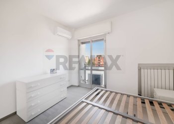 Camera / camera da letto - Three-room apartment piazza 4 novembre
29, Sesto San Giovanni - photo 13