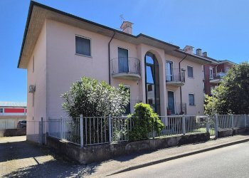 Foto 1 - Trilocale Via Leopardi
 
2, Belgioioso - foto 1