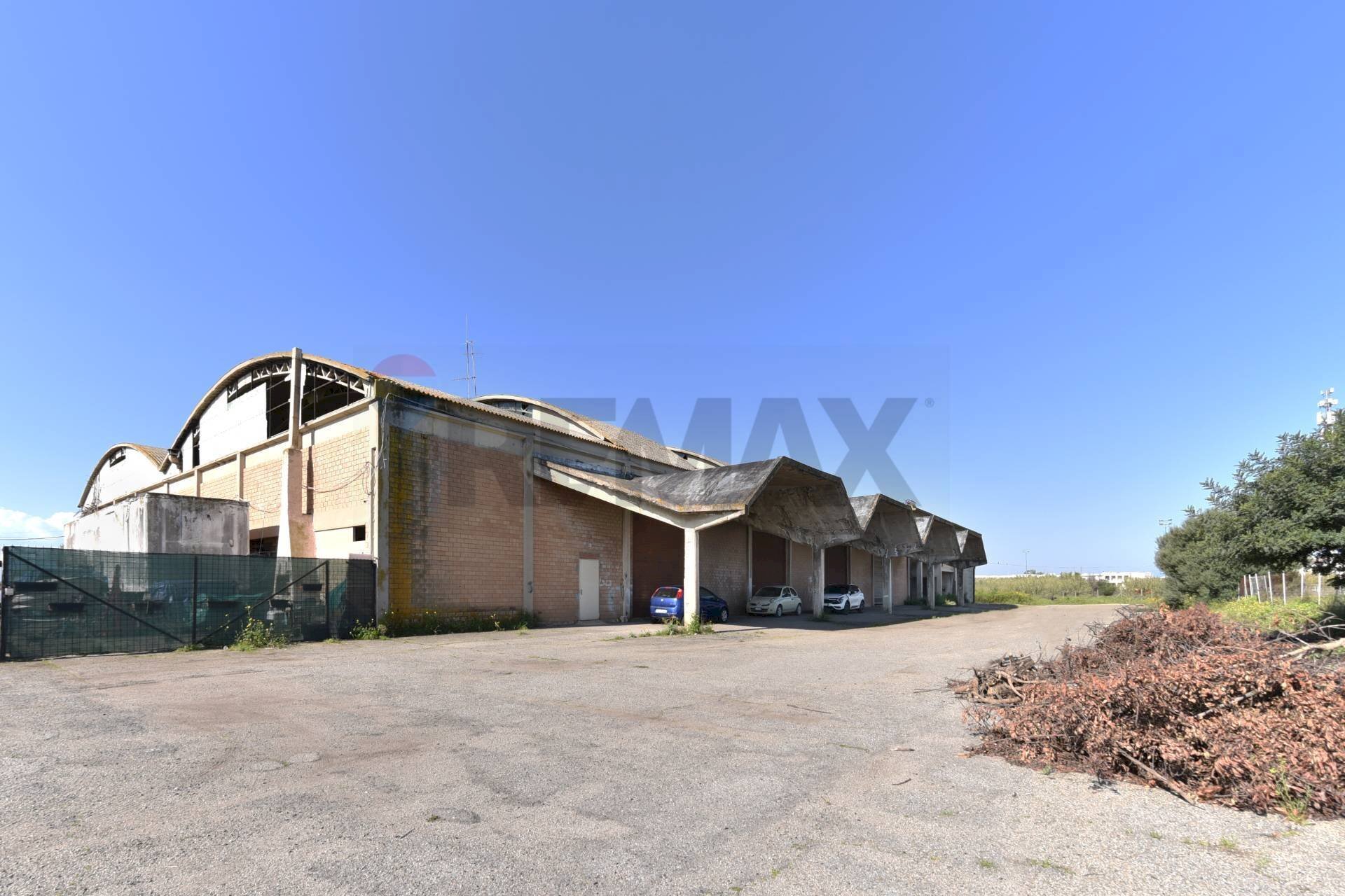 Edificio all\'aperto - Capannone VIA SANT'EFISIO
 
2, Elmas - foto 2