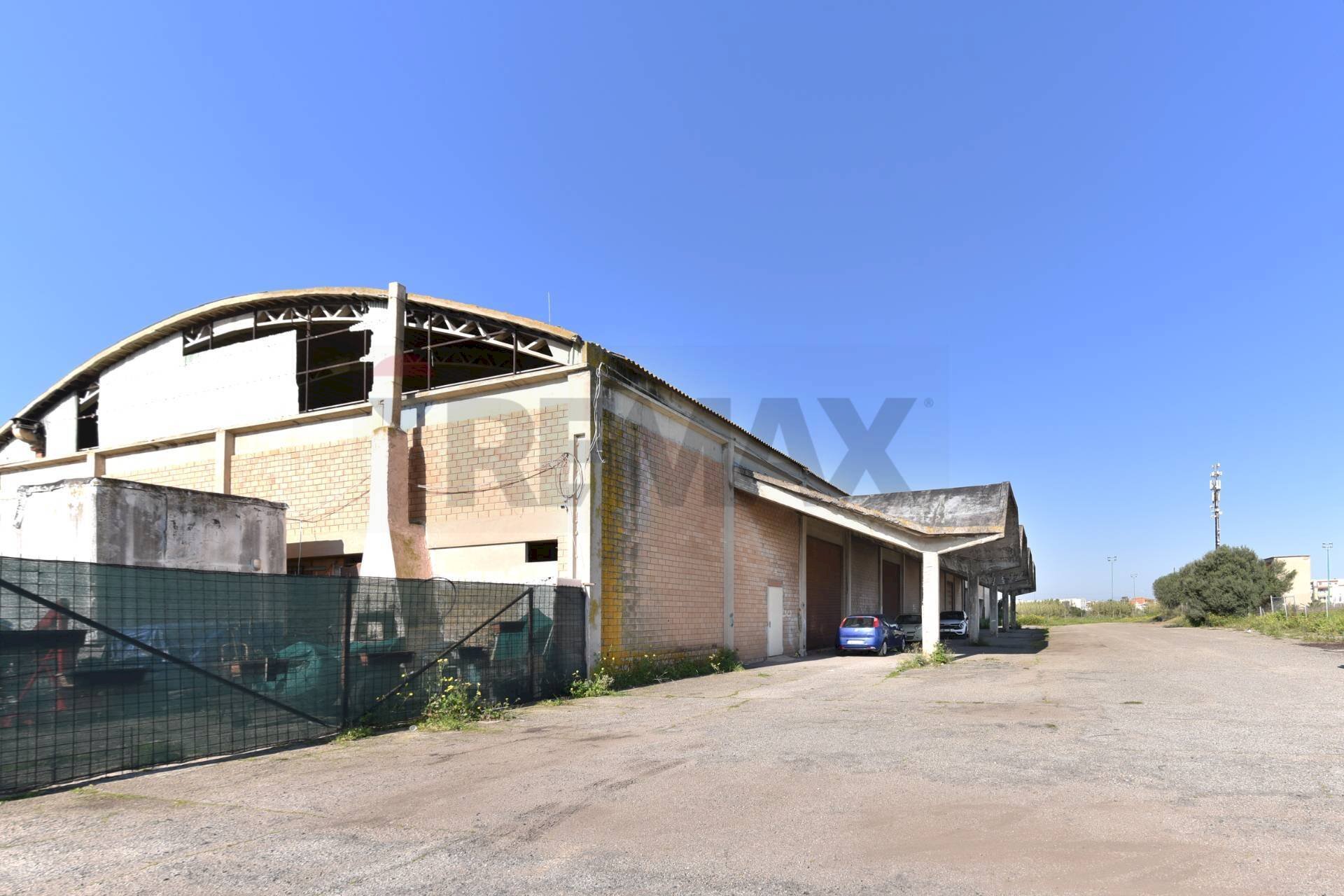 Edificio all\'aperto - Capannone VIA SANT'EFISIO
 
2, Elmas - foto 3