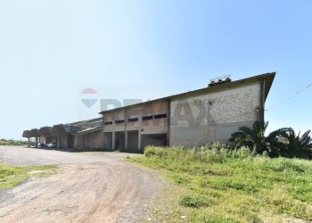 Edificio all\'aperto - Capannone VIA SANT'EFISIO
 
2, Elmas - foto 1