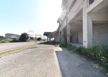 Edificio all\'aperto - Capannone VIA SANT'EFISIO
 
2, Elmas - foto 5