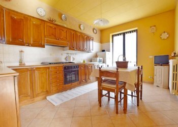 Cucina - Independent house strada Fenogli Castellaro, 2, Villanova Mondovì - photo 8