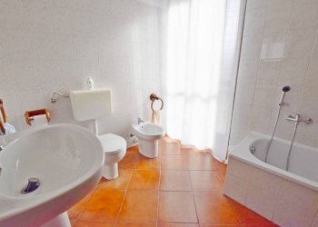 Bagno - Independent house strada Fenogli Castellaro, 2, Villanova Mondovì - photo 22