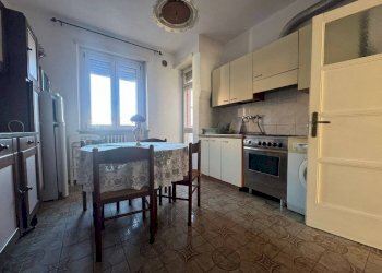 Cucina - Trilocale via Montello, 47, Venaria Reale - foto 1