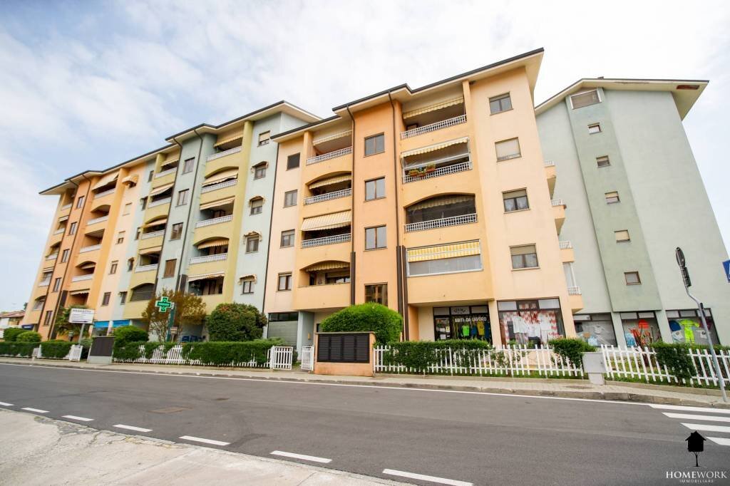 Facciata - Apartment via Alcide De Gasperi, 172, Chivasso - photo 2