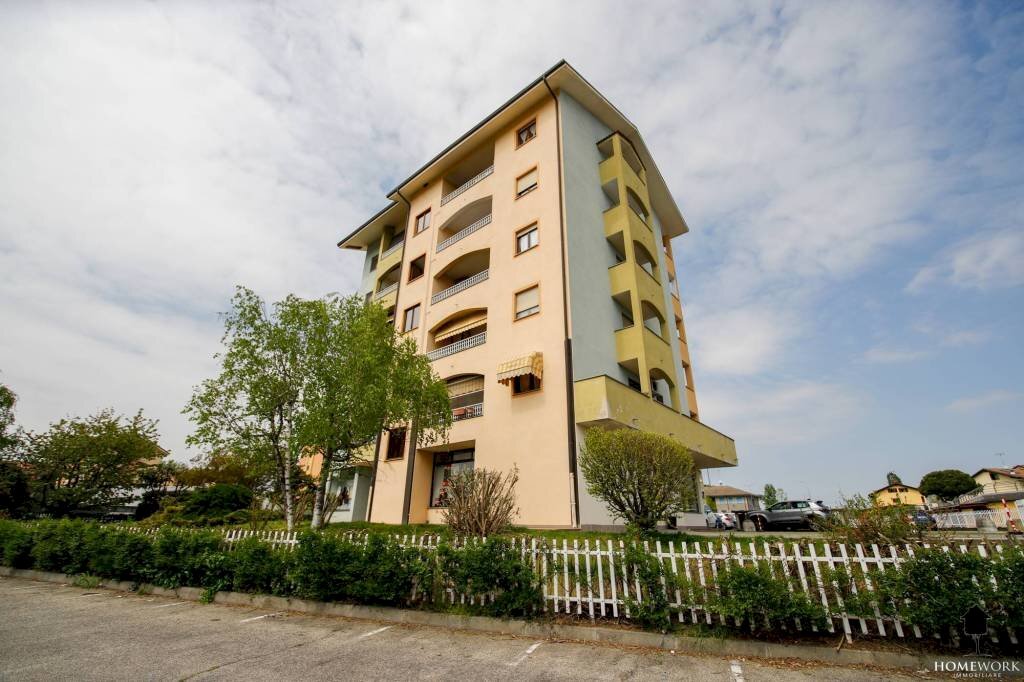 Facciata - Apartment via Alcide De Gasperi, 172, Chivasso - photo 3