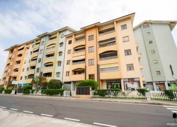 Facciata - Appartamento via Alcide De Gasperi, 172, Chivasso - foto 2