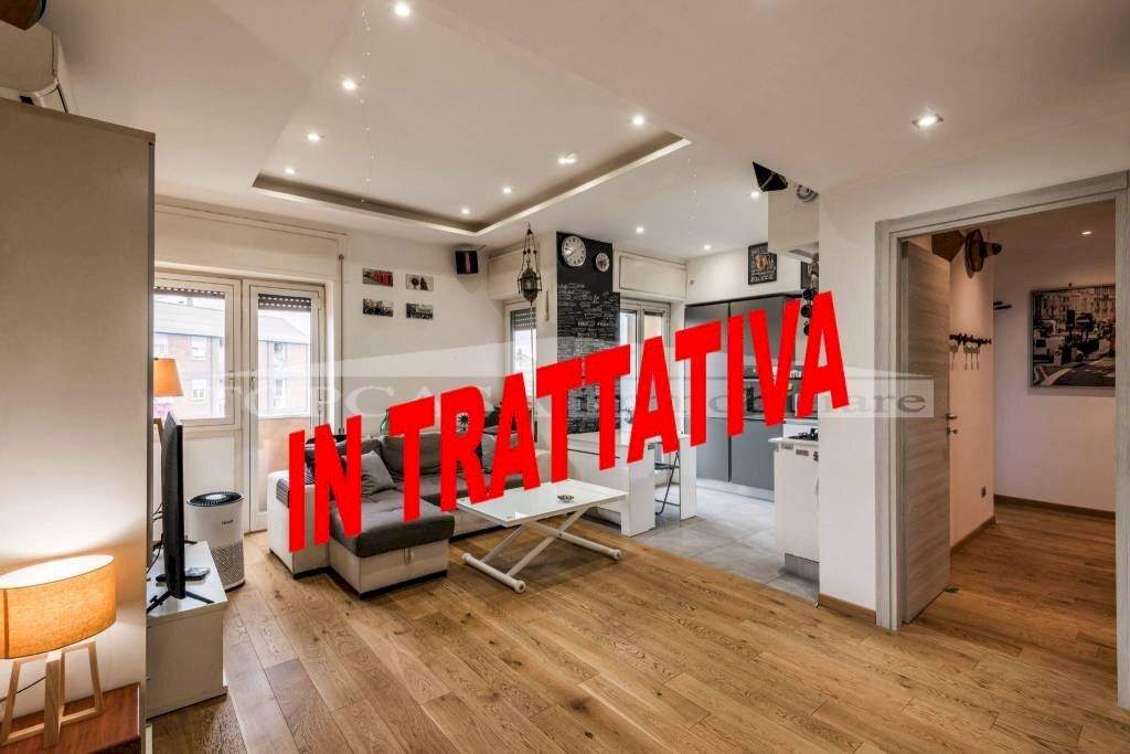Salone - Quadrilocale viale Prospero Colonna, 32, Roma - foto 1
