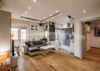 Salone - Quadrilocale viale Prospero Colonna, 32, Roma - foto 1