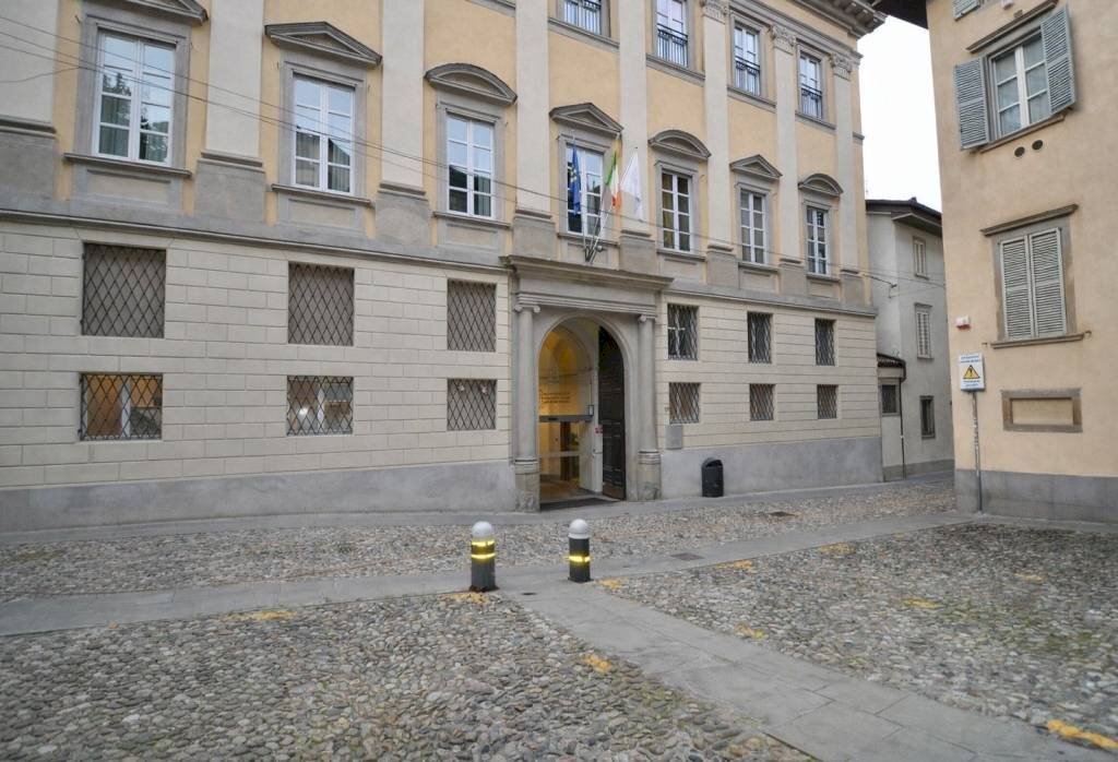 Zona - Two-room apartment piazzetta Guido Zavadini, Bergamo (neighborhood Città Alta) - photo 1