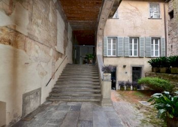 Cortile interno - Two-room apartment piazzetta Guido Zavadini, Bergamo (neighborhood Città Alta) - photo 5