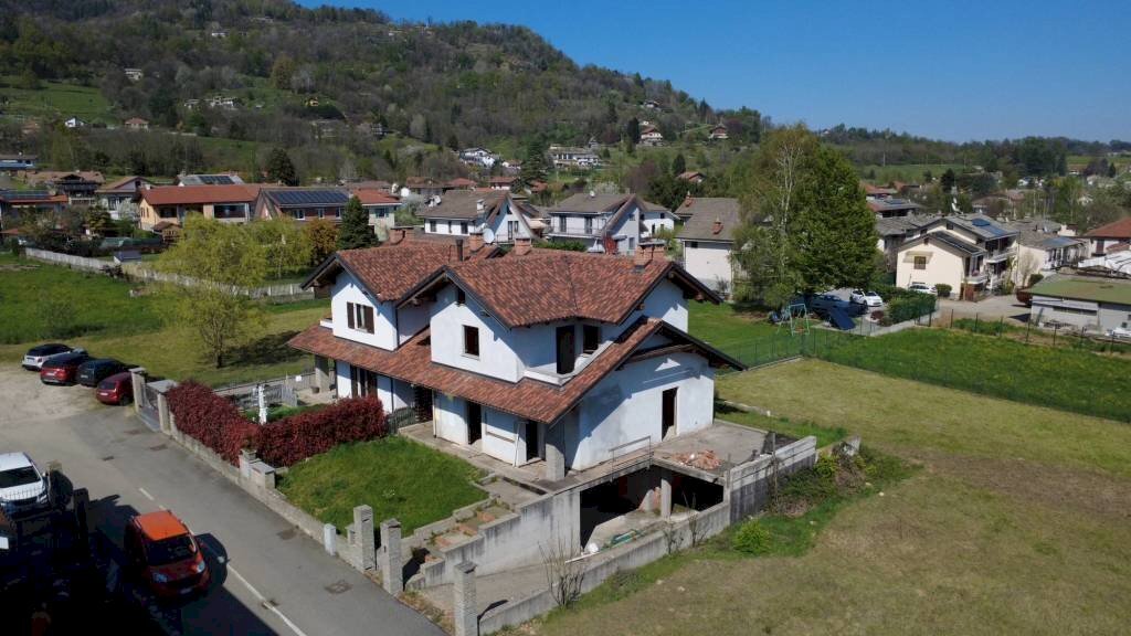 Facciata - Villa via Giosuè Gianavello, 57, Luserna San Giovanni - foto 1