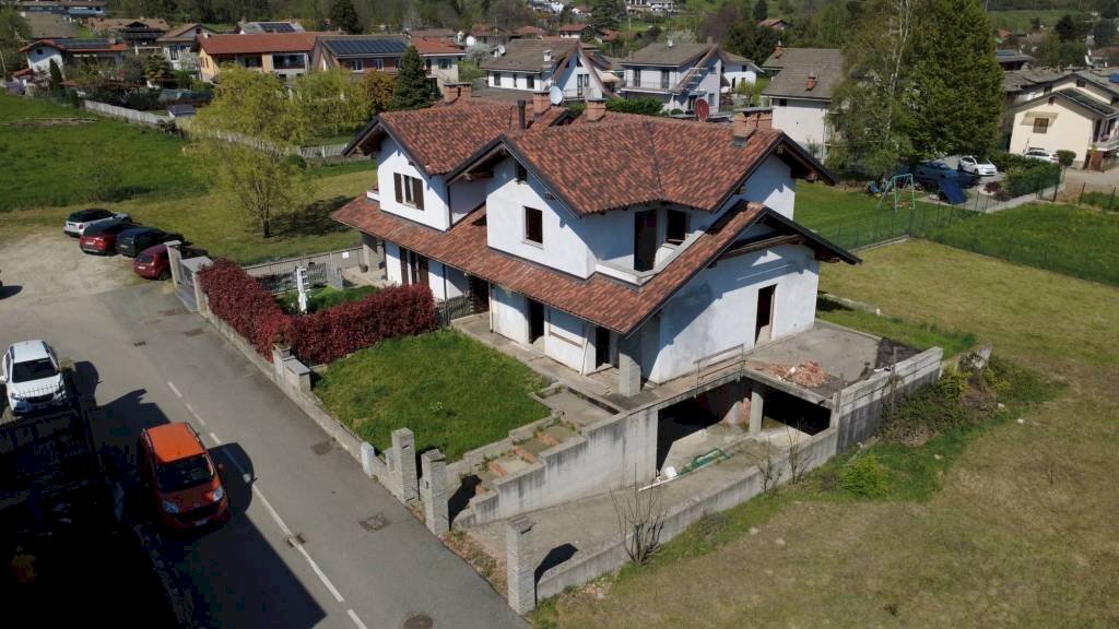 Facciata - Villa via Giosuè Gianavello, 57, Luserna San Giovanni - foto 2