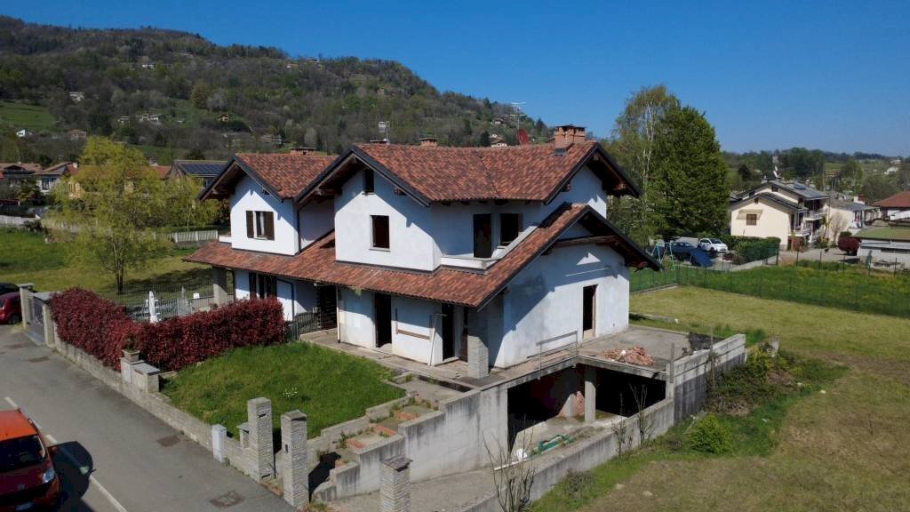 Facciata - Villa via Giosuè Gianavello, 57, Luserna San Giovanni - foto 3