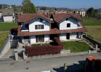 Facciata - Villa via Giosuè Gianavello, 57, Luserna San Giovanni - foto 4