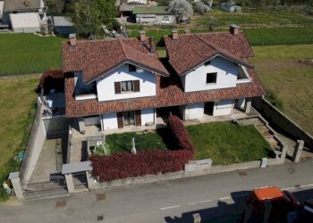 Facciata - Villa via Giosuè Gianavello, 57, Luserna San Giovanni - foto 5