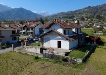 Facciata - Villa via Giosuè Gianavello, 57, Luserna San Giovanni - foto 7