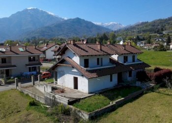 Facciata - Villa via Giosuè Gianavello, 57, Luserna San Giovanni - foto 8