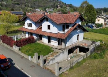 Facciata - Villa via Giosuè Gianavello, 57, Luserna San Giovanni - foto 19