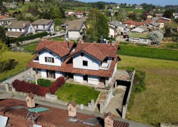 Facciata - Villa via Giosuè Gianavello, 57, Luserna San Giovanni - foto 20