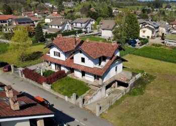 Facciata - Villa via Giosuè Gianavello, 57, Luserna San Giovanni - foto 21