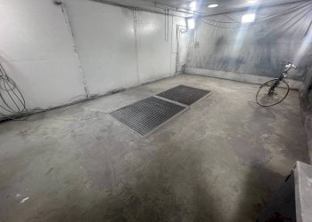 Interno palazzo - Negozio via Generale De Bernardis, 71, Bari - foto 11