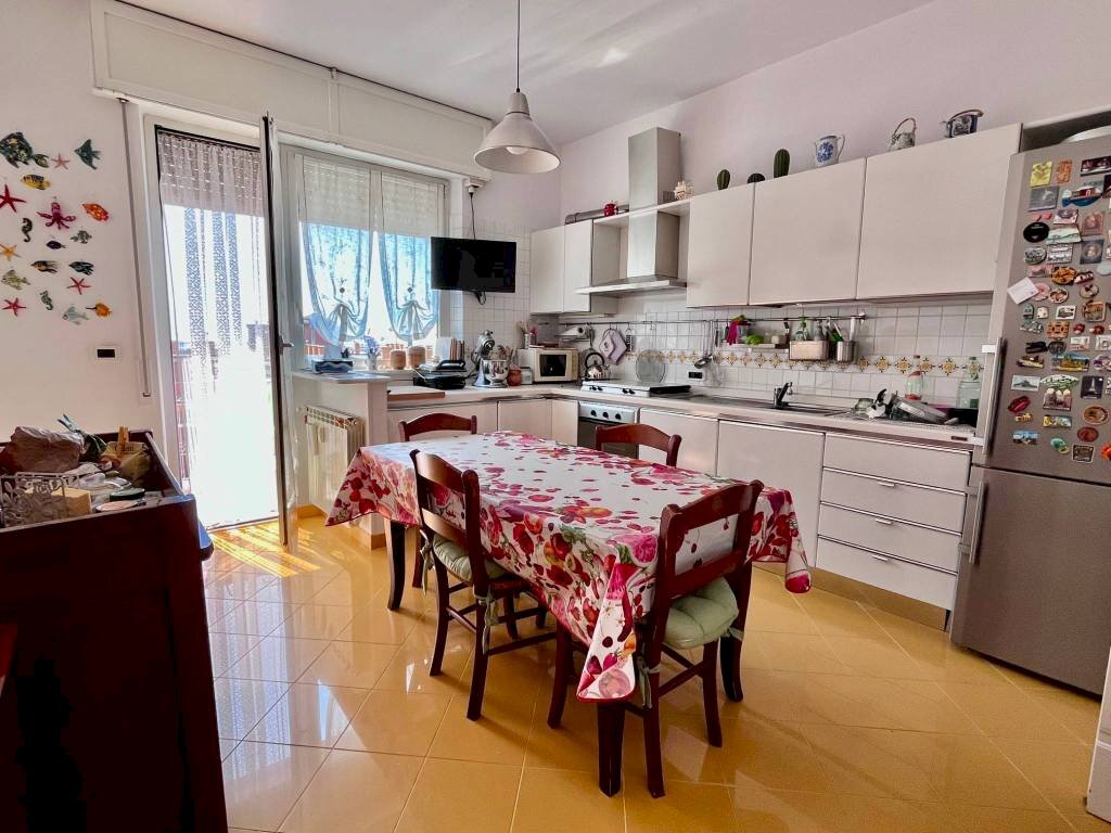 Cucina - Appartamento via Briscata, Genova (zona Sestri Ponente) - foto 3