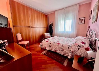 Camera da letto - Appartamento via Briscata, Genova (zona Sestri Ponente) - foto 20