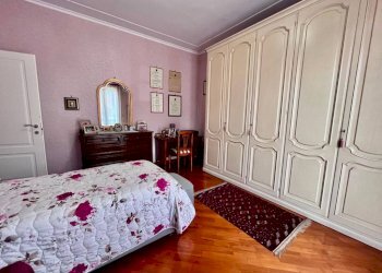 Camera da letto - Appartamento via Briscata, Genova (zona Sestri Ponente) - foto 25