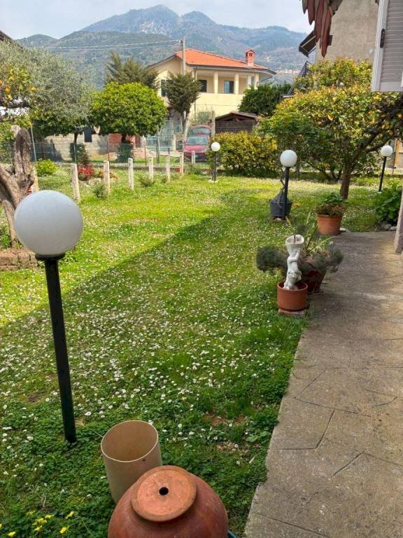 Giardino - Villa via Castagnola di Sotto, Massa - foto 2