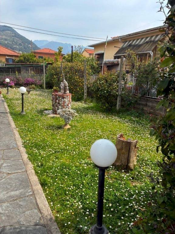 Giardino - Villa via Castagnola di Sotto, Massa - foto 3