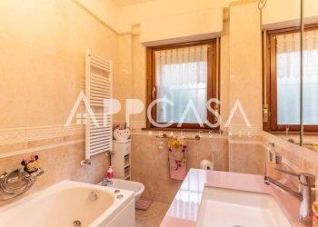 Bagno - Trilocale via dei Buonvisi, 61, Roma - foto 21