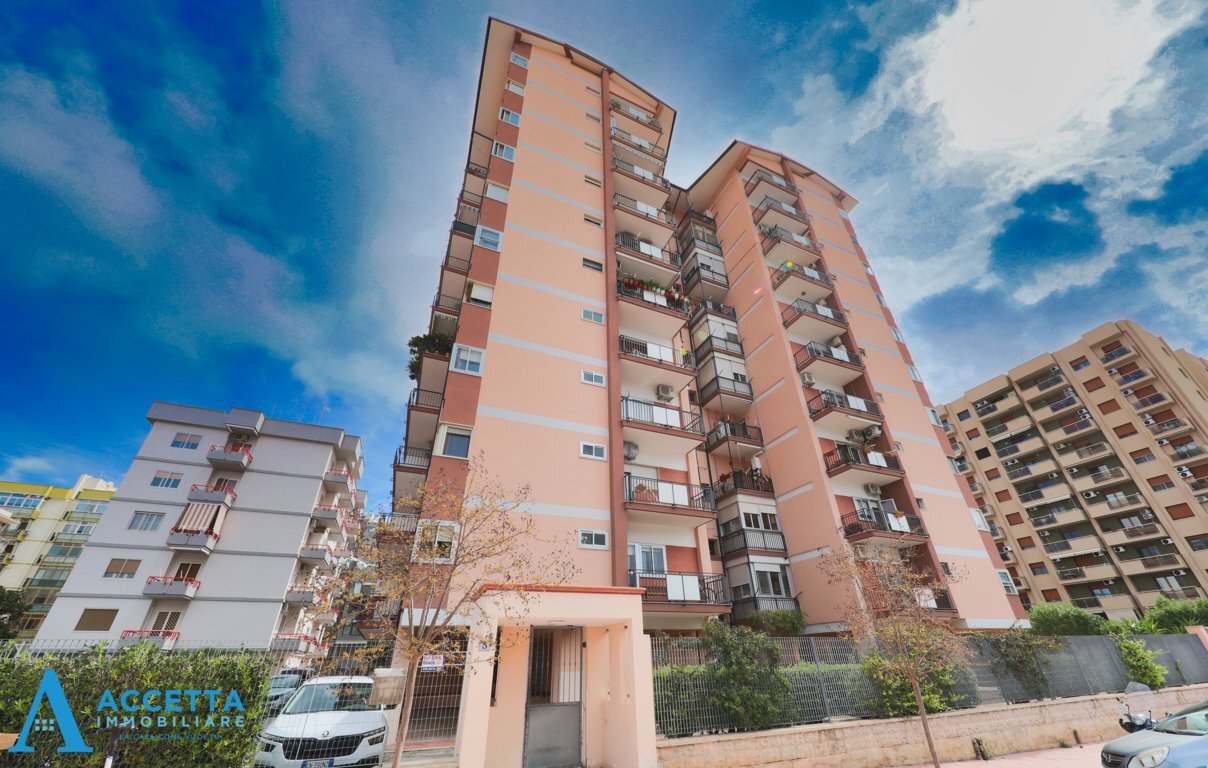 facciata - Trilocale Via Lago Trasimeno 5, Taranto - foto 1