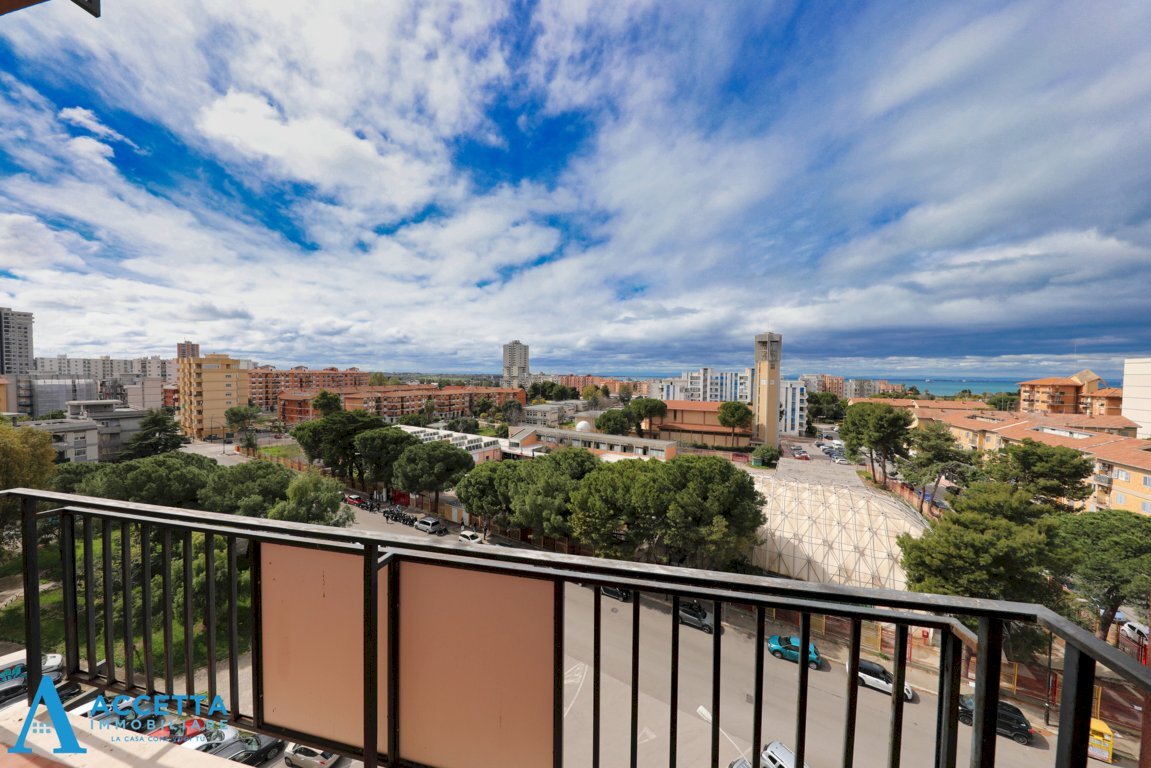 balcone - Trilocale Via Lago Trasimeno 5, Taranto - foto 2
