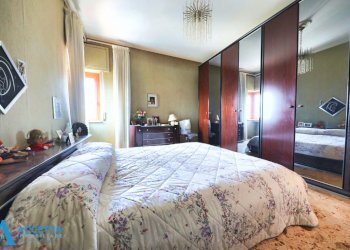 camera da letto - Trilocale Via Lago Trasimeno 5, Taranto - foto 11