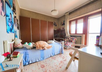 camera da letto - Trilocale Via Lago Trasimeno 5, Taranto - foto 13