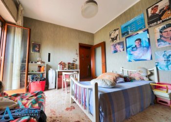 camera da letto - Trilocale Via Lago Trasimeno 5, Taranto - foto 14