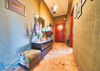 corridoio - Trilocale Via Lago Trasimeno 5, Taranto - foto 23