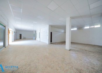 locale - Locale Commerciale Corso Vittorio Emanuele II 11, Taranto - foto 1