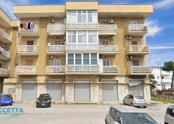 facciata - Locale Commerciale Corso Vittorio Emanuele II 11, Taranto - foto 4