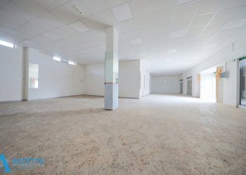 locale - Locale Commerciale Corso Vittorio Emanuele II 11, Taranto - foto 5