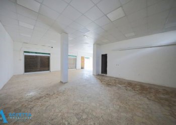 locale - Locale Commerciale Corso Vittorio Emanuele II 11, Taranto - foto 11