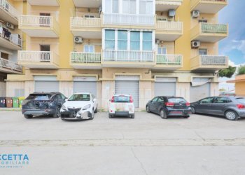 facciata - Locale Commerciale Corso Vittorio Emanuele II 11, Taranto - foto 23