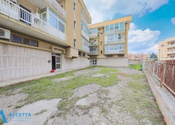 area esterna - Locale Commerciale Corso Vittorio Emanuele II 11, Taranto - foto 3