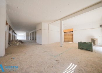 locale - Locale Commerciale Corso Vittorio Emanuele II 11, Taranto - foto 5