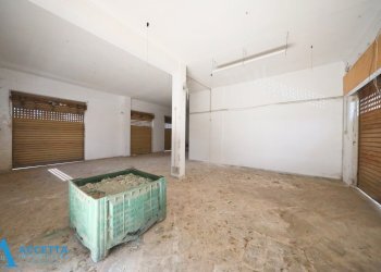 locale - Locale Commerciale Corso Vittorio Emanuele II 11, Taranto - foto 10