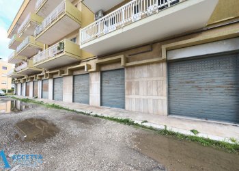 area esterna - Locale Commerciale Corso Vittorio Emanuele II 11, Taranto - foto 15